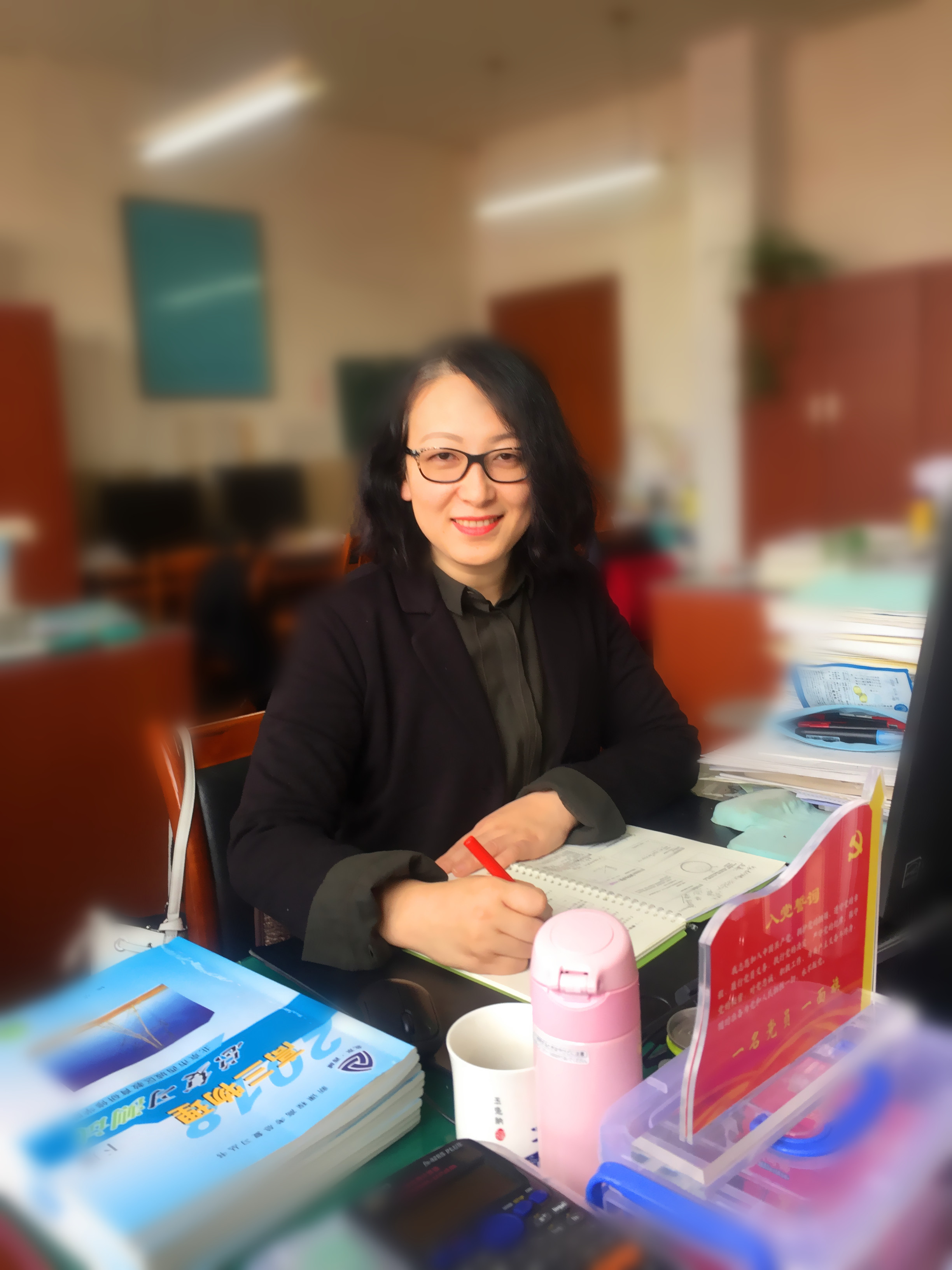 黄仲文—背景虚化.jpg